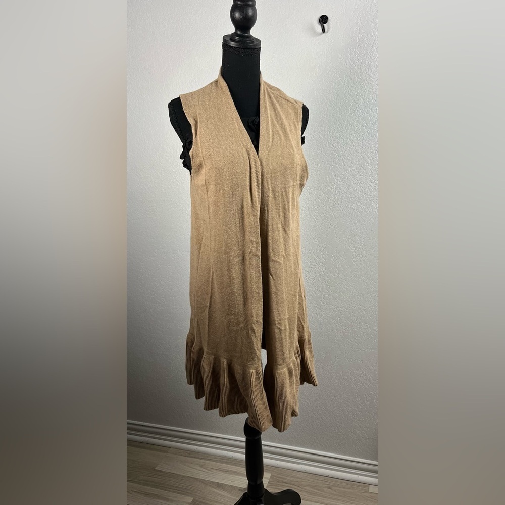 LOFT Women Tan Knit Open Front Cardigan Ruffle Hem Sleeveless Sz L Chic  TC0789